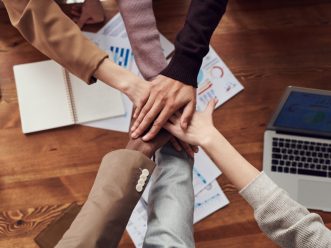 Et si vous proposiez un Team Building Atelier d'Écriture ?